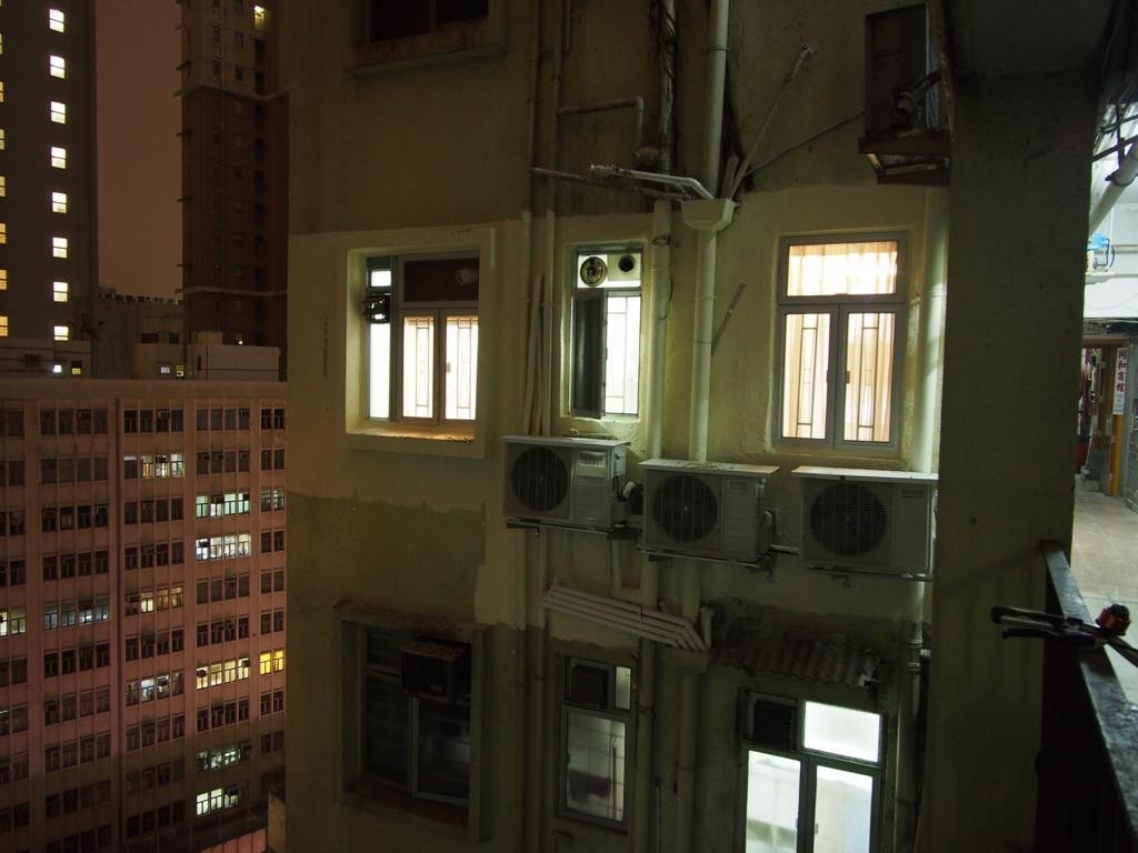 ABOVE Jordan MTR, no rain no wind  - Jordan/Tsim Sha Tsui - Bedroom - Homates Hong Kong
