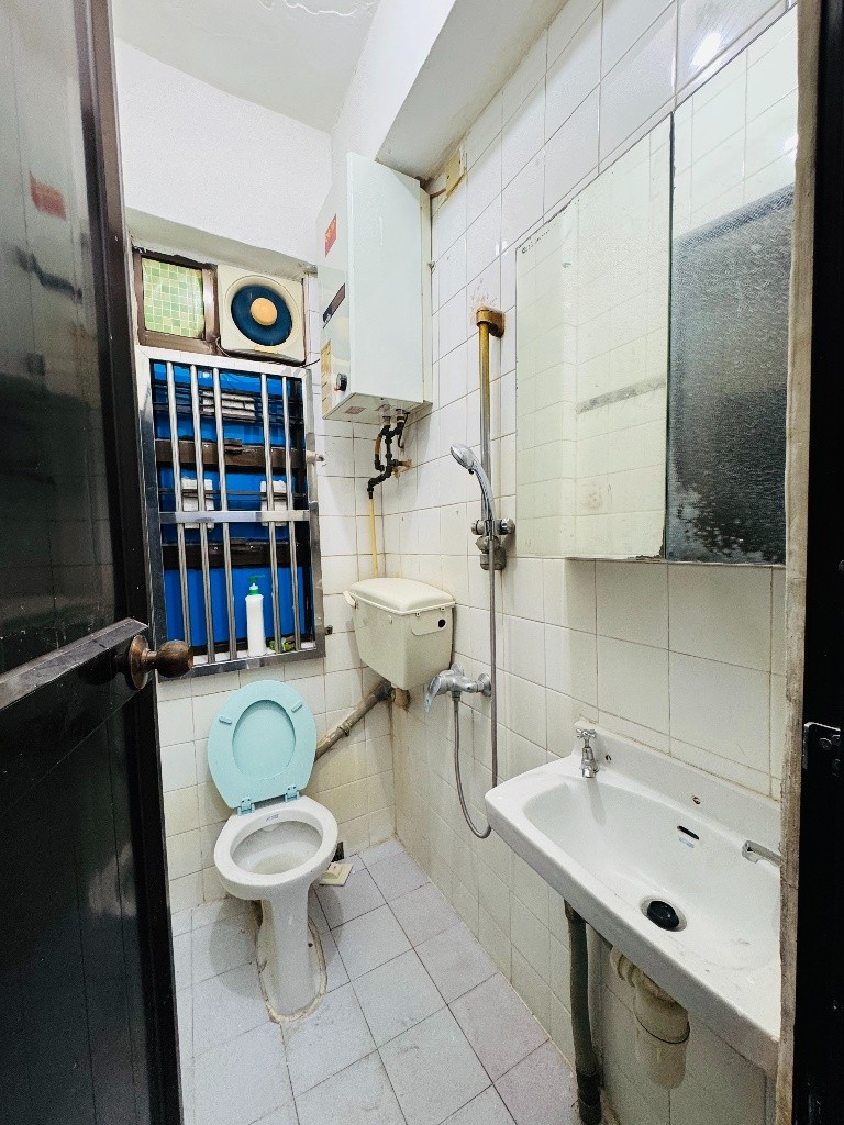 B016C  No lift Chinese Building Coliving space  - 深水埗 - 房間 (合租／分租) - Homates 香港