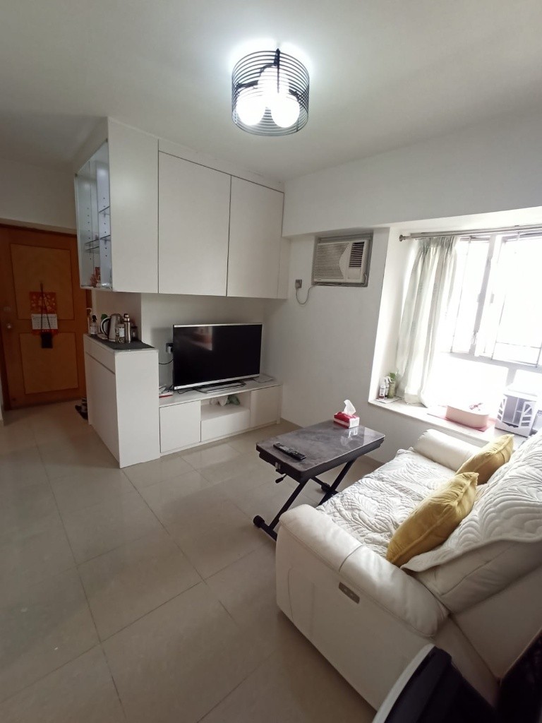 尋找女性室友 ，屯門區，一月中可入住，齊備傢俬電器，拎包入住。 - 屯门 - 房间 (合租／分租) - Homates 香港