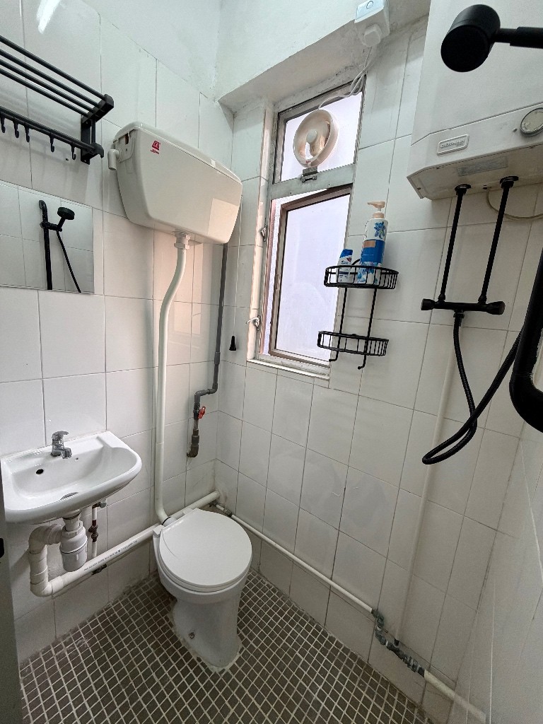 天后唐8樓連天台 Share-Flat 招室友（30/4） - 銅鑼灣 - 房間 (合租／分租) - Homates 香港