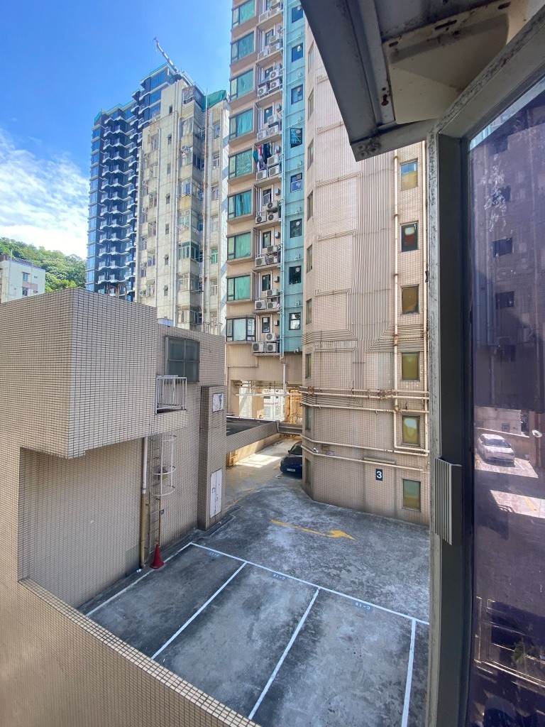 female coliving space located at Sham Shui Po Kowloon B018C - 深水埗 - 房間 (合租／分租) - Homates 香港