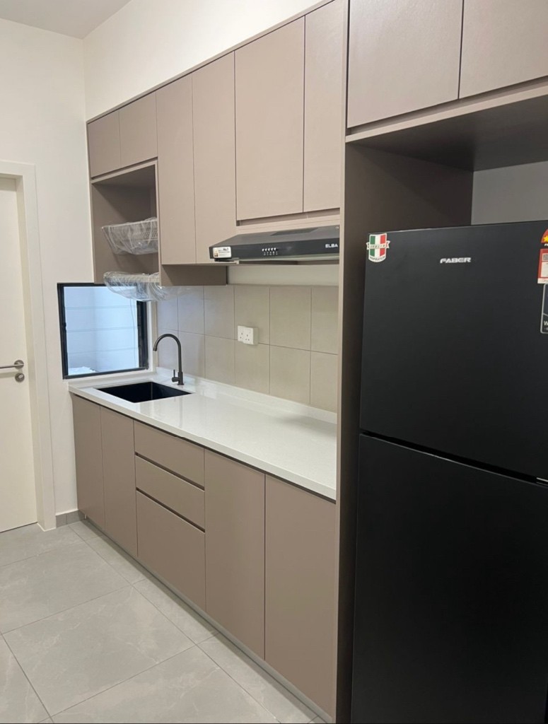 Middle room female unit  -  - 房间 (合租／分租) - Homates 马来西亚