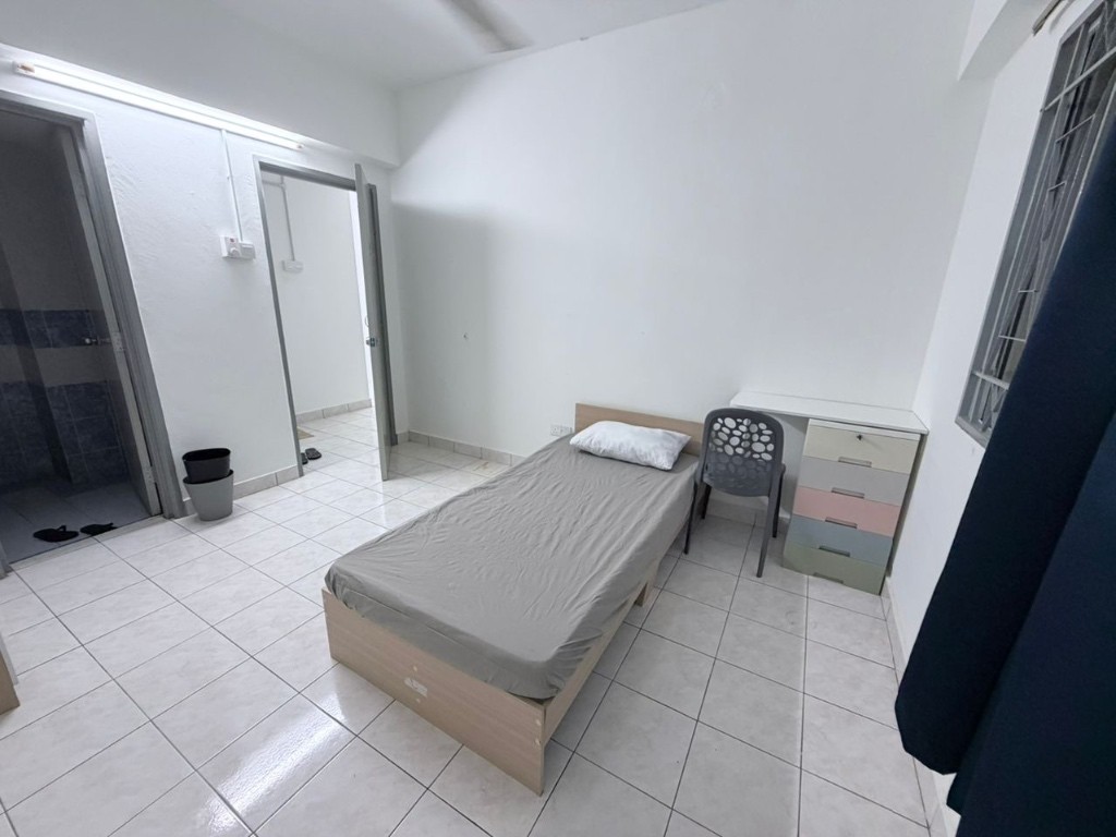 Cozy Room Near MRT @ Pelangi Damansara – RM680 (Female Only, All Bills Included) -  - Bedroom - Homates Malaysia
