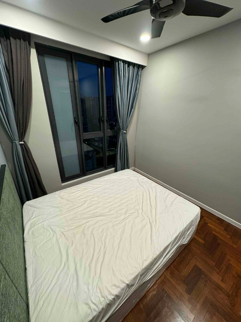 Middle Room for Rent — Fully Furnished 3R2B Condo (876 sq ft), Old Klang Road -  - 房間 (合租／分租) - Homates 馬來西亞