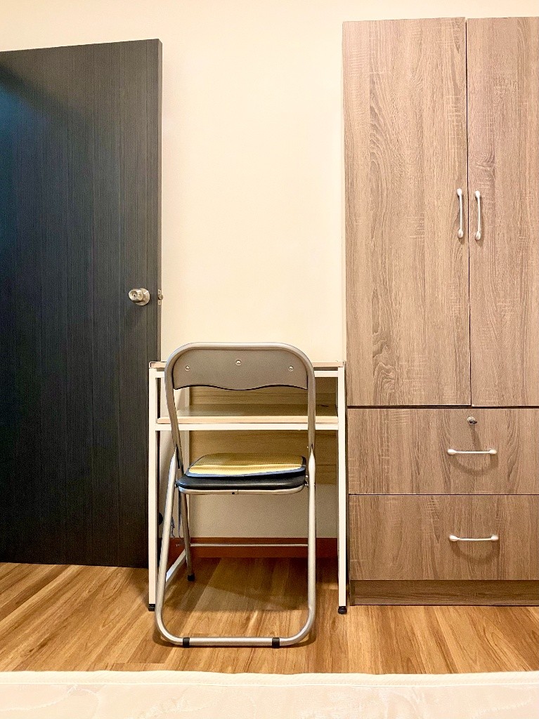 $680 aircon single ladies. Available 8 Feb. No agent fee. Contact owner for viewing. - Hougang - Bedroom - Homates Singapore