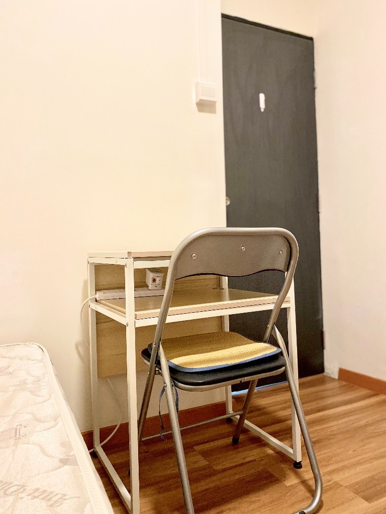 $680 aircon single ladies. Available 8 Feb. No agent fee. Contact owner for viewing. - Hougang - Bedroom - Homates Singapore