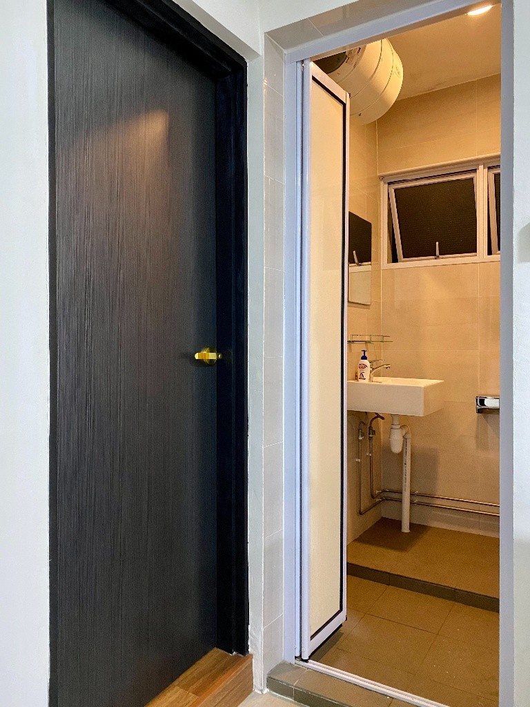 $680 aircon single ladies. Available 8 Feb. No agent fee. Contact owner for viewing. - Hougang - Bedroom - Homates Singapore