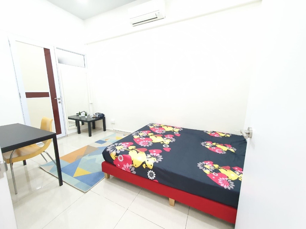 Eng Hoon - Near Tiong Bahru / Outram Park /Redhill /Chinatown MRT /Available 01 November - Tiong Bahru - Bedroom - Homates Singapore