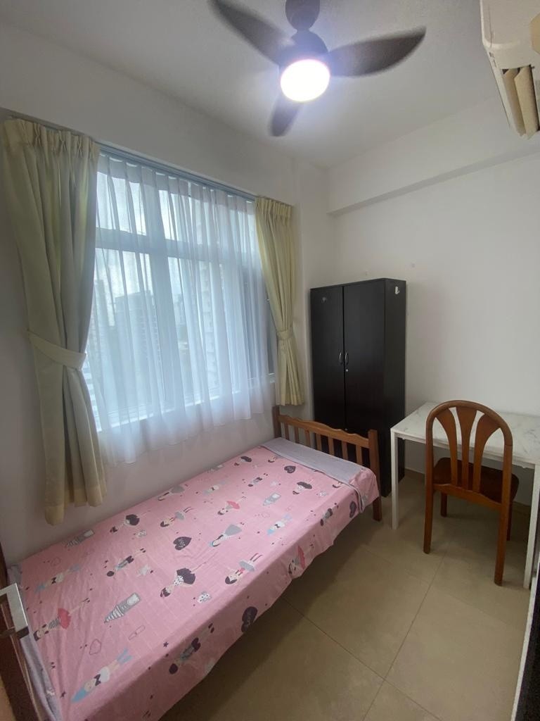 Immediate Available-Common Room/FOR 1 PERSON STAY ONLY/Wi-Fi/Fully Air-con/No owner staying/No Agent Fee / Cooking allowed/Near Toa Payoh/ Boon Keng / Novena MRT  - Novena - Bedroom - Homates Singapore