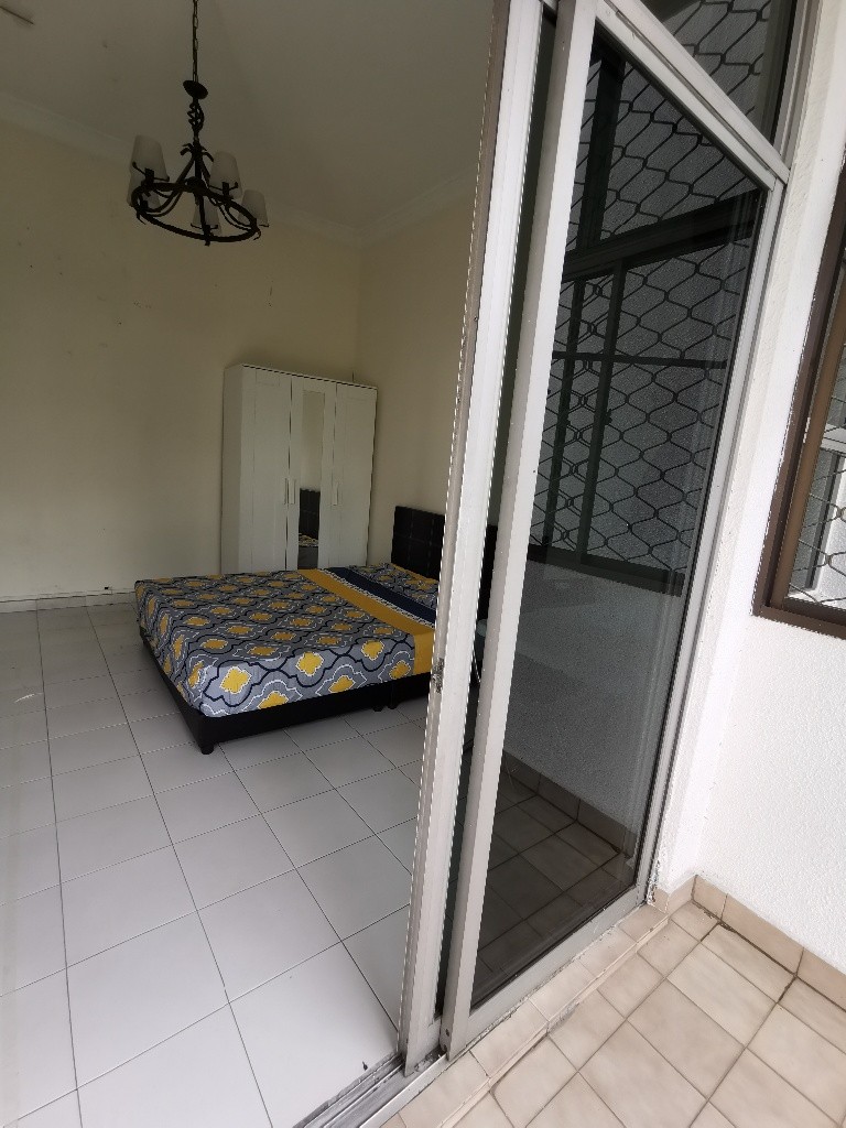 Available 02 Oct - Common Room/Strictly Single Occupancy/Wifi/Aircon/no Owner Staying/No Agent Fee/Cooking allowed/Near Lorong Chuan MRT MRT/Serangoon MRT - Serangoon - Bedroom - Homates Singapore