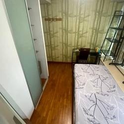 Available immediate - Common Room/FOR 1 PERSON STAY ONLY/ Wifi/ Air-con/No owner staying/No Agent Fee/Cooking allowed/Paya Lebar MRT, Dakota MRT/Private lift access to apartment - Paya Lebar - Bedroom - Homates Singapore