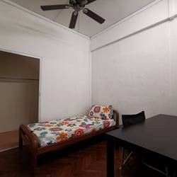 Available Sep 02 - Common Room/Strictly Single Occupancy/Wifi/Aircon/No Owner Staying/No Agent Fee/Cooking allowed / Tiong bahru / Outram  - Redhill - Bedroom - Homates Singapore