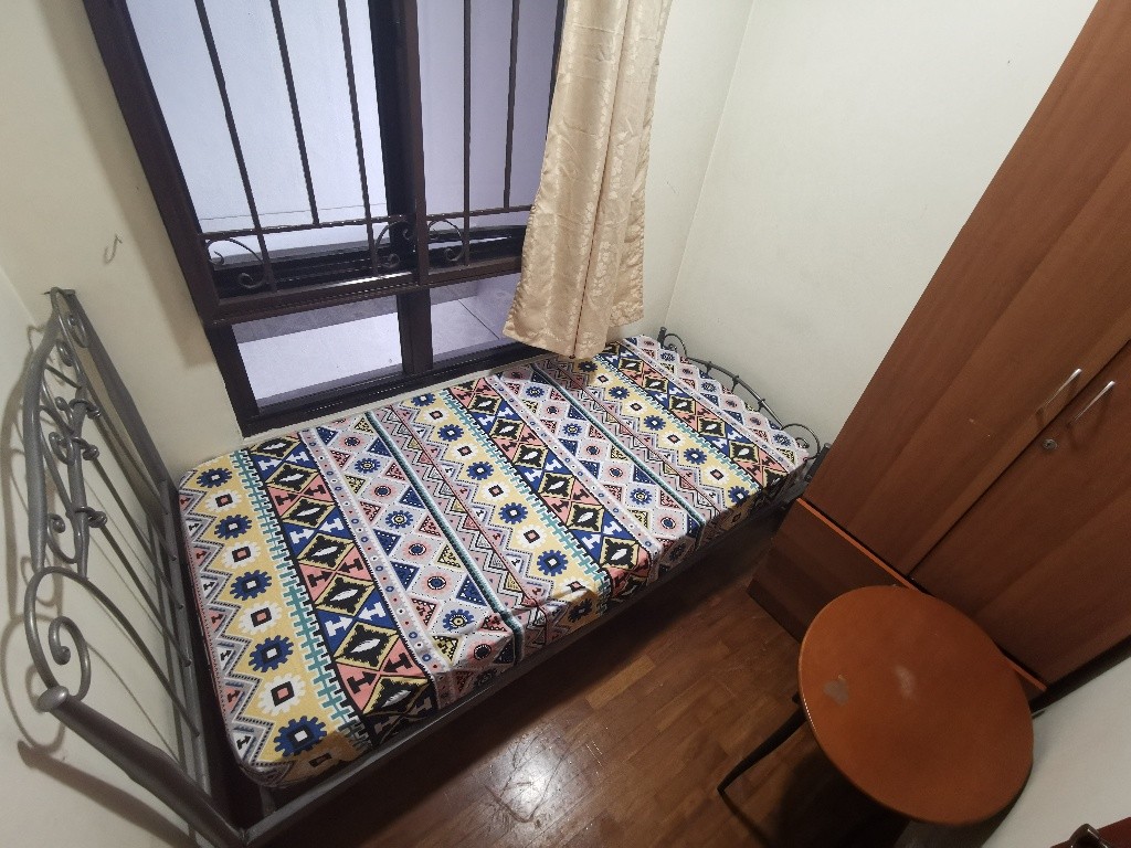  Available 15-Nov /Common Room/ Strictly Single Occupancy/no Owner Staying/No Agent Fee/Cooking allowed / Chinese garden MRT /Boon Lay / Jurong  - Jurong East - Bedroom - Homates Singapore