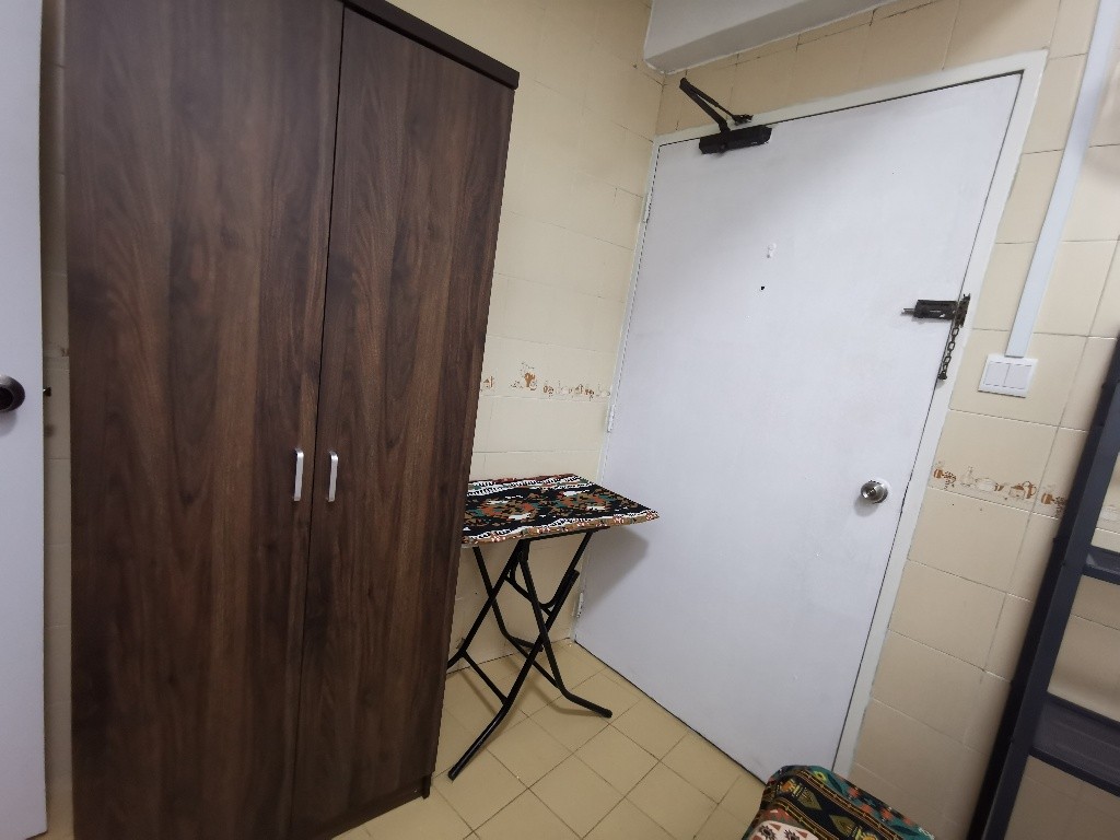 Clementi Park/Near Tradehub 21/Clementi MRT/ Available 01 Oct  Common  Room/Strictly Single Occupancy/no Owner Staying/No Agent Fee/Cooking allowed / Clementi Park/ Near Trade Hub 21/ Shuttle Service  - Homates 新加坡