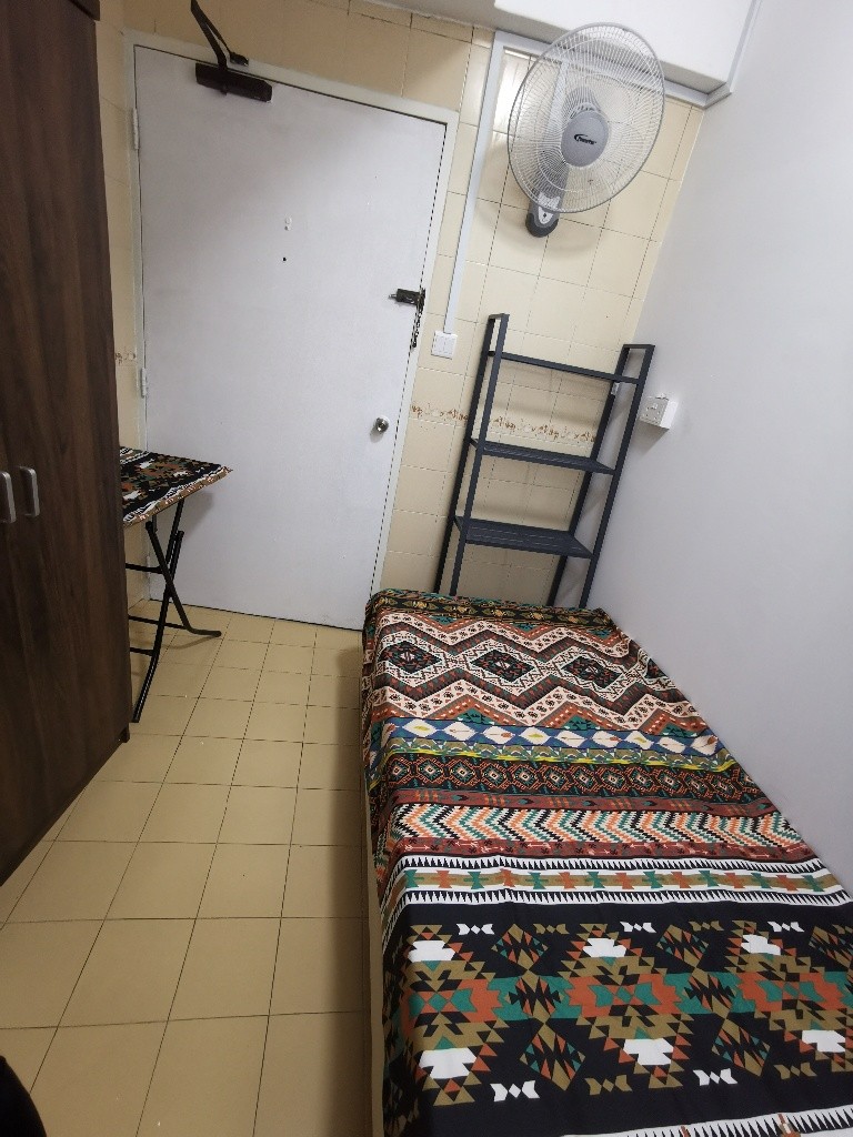 Clementi Park/Near Tradehub 21/Clementi MRT/ Available 01 Oct  Common  Room/Strictly Single Occupancy/no Owner Staying/No Agent Fee/Cooking allowed / Clementi Park/ Near Trade Hub 21/ Shuttle Service  - Homates 新加坡