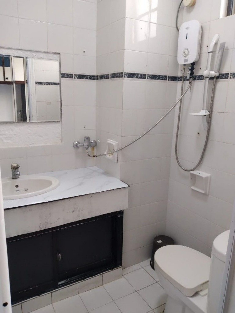 Available 03Oct /Master Room/Private Bathroom/Wifi/Aircon/No Owner Staying/No Agent Fee/Allowed Cooking/No Pets Allowed/Near Paya Lebar MRT/Aljunied MRT/Dakota MRT/FOR 1 PAX - Geylang 芽籠 - 分租房間 - Homates 新加坡