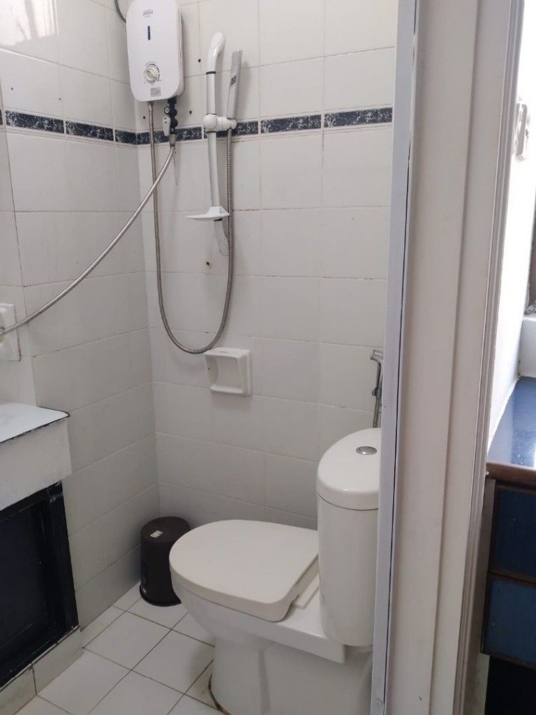 Available 03Oct /Master Room/Private Bathroom/Wifi/Aircon/No Owner Staying/No Agent Fee/Allowed Cooking/No Pets Allowed/Near Paya Lebar MRT/Aljunied MRT/Dakota MRT/FOR 1 PAX - Geylang 芽籠 - 分租房間 - Homates 新加坡