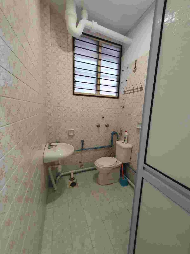 Available 10 Oct - Common Room/Strictly Single Occupancy/no Owner Staying/No Agent Fee/Cooking allowed / Tiong bahru / Outram  - Tiong Bahru 中嗒魯 - 整個住家 - Homates 新加坡