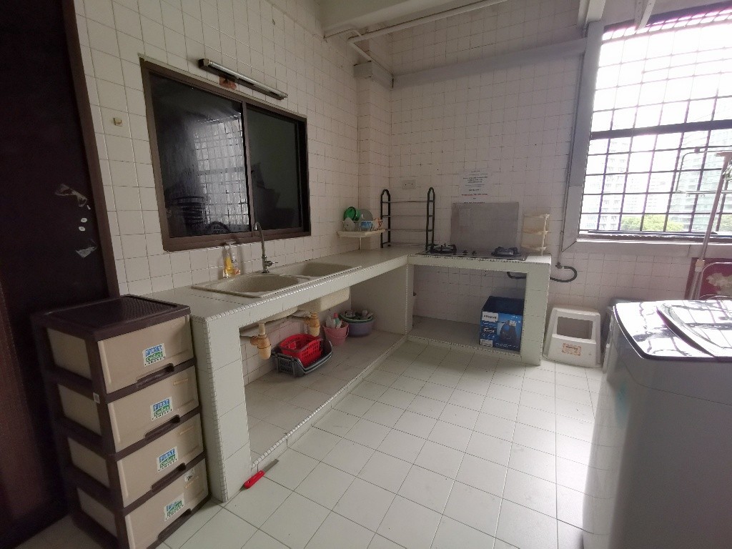 Available Immediate  - Master bedroom/Strictly Single Occupancy/no Owner Staying/No Agent Fee/Private Bathroom/Cooking allowed/Near Somerset MRT/Newton MRT/Dhoby Ghaut MRT - River Valley - Bedroom - Homates Singapore
