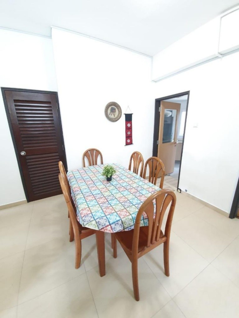 Master Room/FOR 1 PERSON STAY ONLY/Wifi/No owner staying/No Agent Fee / Cooking allowed/Near Toa Payoh/ Boon Keng / Novena MRT / Available 21 Dec - Novena - Bedroom - Homates Singapore