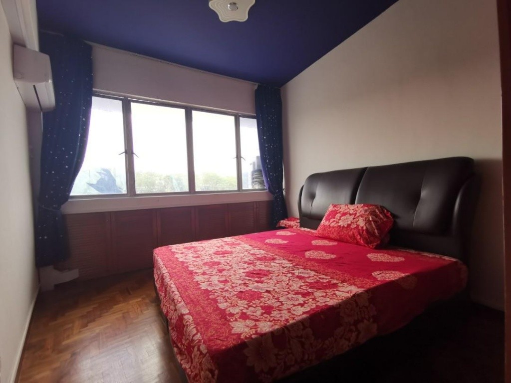 Available immediate -Common  Room/Strictly Single Occupancy/Wifi/Aircon/no Owner Staying/No Agent Fee/Cooking allowed /Beauty World/King Albert Park/ Clementi Park/ Clementi MRT - Clementi - Bedroom - Homates Singapore
