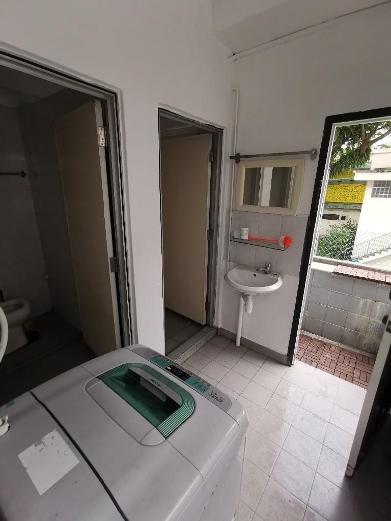 Near Novena MRT/Toa Payoh MRT/Caldecott MRT - 5a Kim Keat Close  Common Room/FOR 1 PERSON STAY ONLY/ *Next to Whampoa food center &amp; NTUC supermarket* Wifi/No owner staying/No Agent Fee/Cooking - Homates Singapore