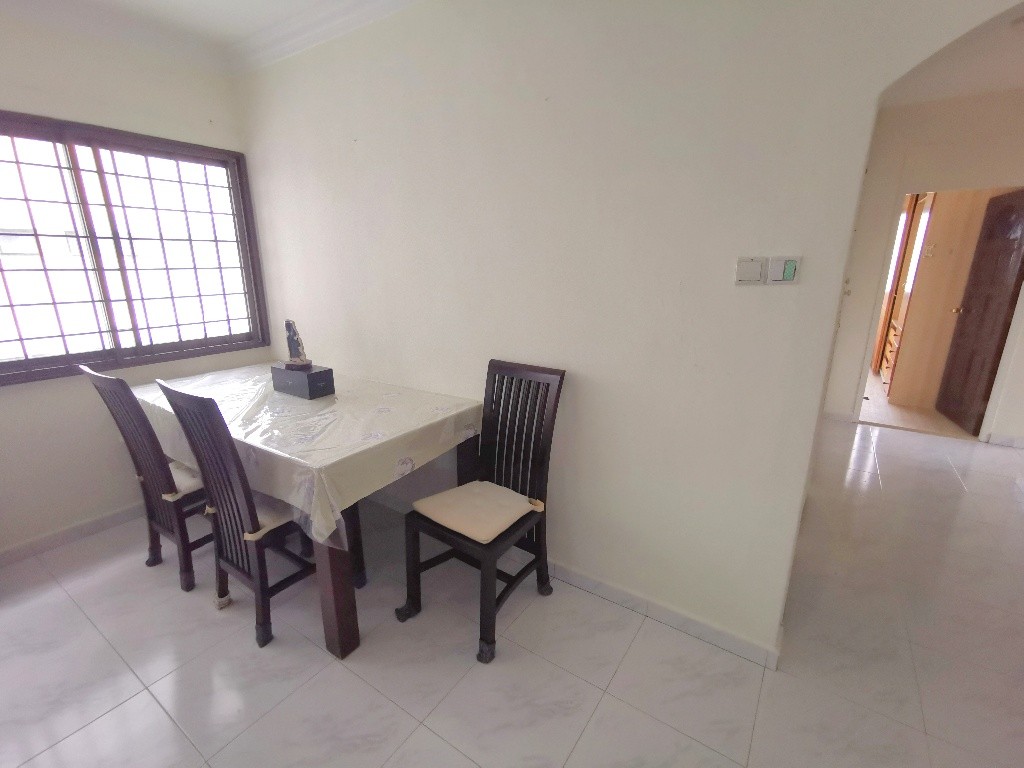 Master Room/Strictly Single Occupancy/no Owner Staying/No Agent Fee/Cooking allowed / Near Braddell MRT / Marymount MRT / Caldecott MRT/ Available 19 Jan - Ang Mo Kio - Bedroom - Homates Singapore