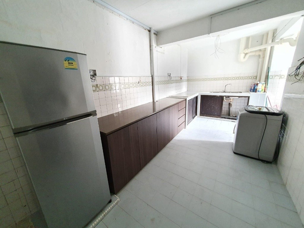 Common Room/Strictly Single Occupancy/no Owner Staying/No Agent Fee/Cooking allowed/Near Outram MRT/Tanjong Pagar MRT/Chinatown MRT/ Available Immediate - Chinatown - Bedroom - Homates Singapore