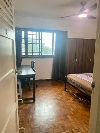 Common Room/Strictly Single Occupancy/no Owner Staying/No Agent Fee/Cooking allowed/Near Outram MRT/Tanjong Pagar MRT/Chinatown MRT/ Available Immediate - Tanjong Pagar - Bedroom - Homates Singapore