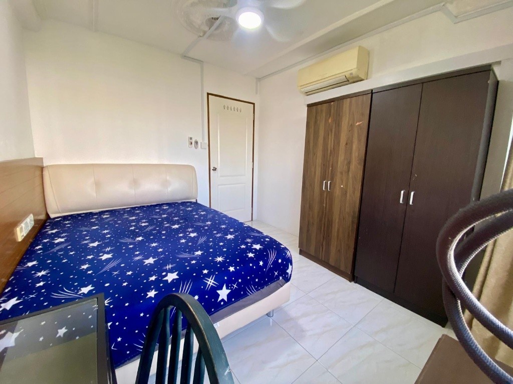 Available Immediate Common Room/ 1or2 pax stay/no Owner Staying/No Agent Fee/Cooking allowed / Near Braddell MRT / Marymount MRT / Caldecott MRT - Braddell - Bedroom - Homates Singapore