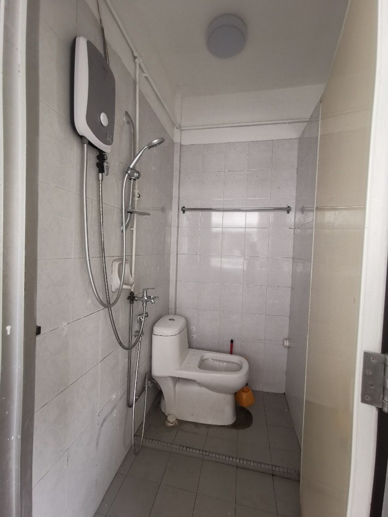 Available 3 June/Common Room/FOR 1 PERSON STAY ONLY/Wifi/No window/Light cooking allowd/No owner staying/No Agent Fee/Near Novena MRT/Toa Payoh MRT/Caldecott MRT - Novena 诺维娜 - 分租房间 - Homates 新加坡