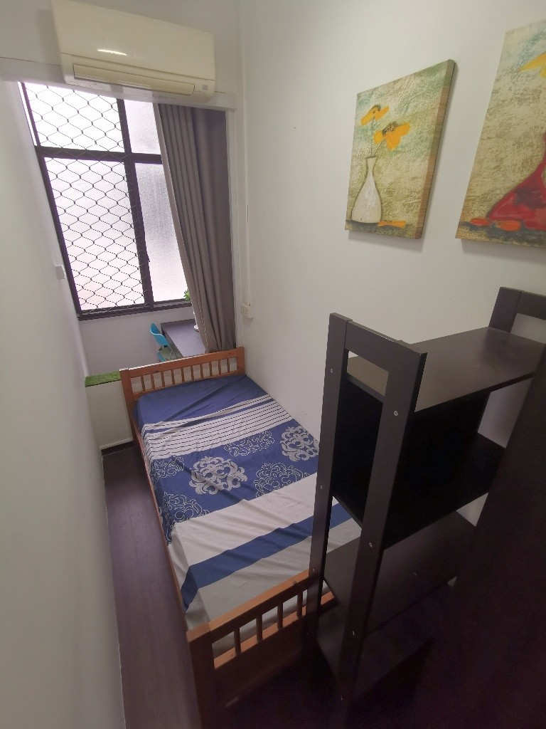 Available 6  Sep/1  person stay/Ari-con / Wifi/no Owner Staying/No Agent Fee/Cooking allowed/Kembangan MRT / Bedok MRT/ Eunos  MRT - Eunos - Bedroom - Homates Singapore