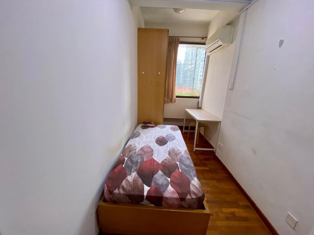 Common Room/1 person stay/No Owner Staying/Fully Furnished /WIFI/2 Shared Bathroom/allowed Light Cooking/ Balestier / Toa Payoh/Novena MRT /Available Immediate - Toa Payoh - Bedroom - Homates Singapore