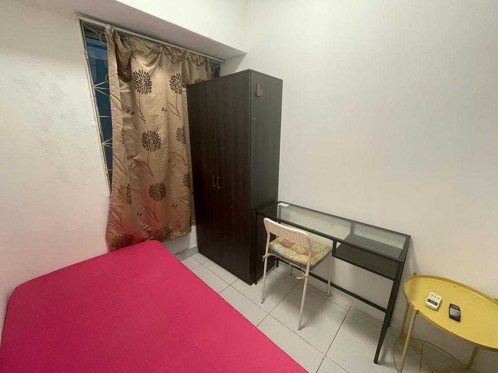 Available 12 Oct/Common Room/FOR 1 PERSON STAY ONLY/Wifi/No owner staying/No Agent Fee/Cooking allowed/Near Lavender MRT/Nicoll Highway MRT / Bugis MRT - Lavender - Bedroom - Homates Singapore