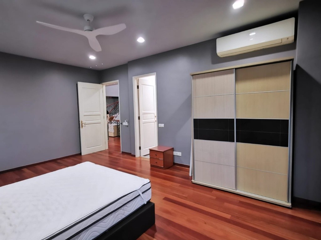 Serangoon Garden Estate, Landed Semi-D, Spacious room with attached bathroom - Serangoon 实龙崗 - 整个住家 - Homates 新加坡