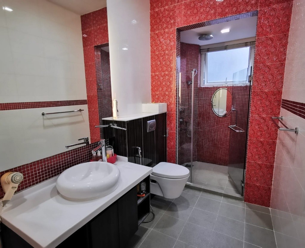 Serangoon Garden Estate, Landed Semi-D, Spacious room with attached bathroom - Serangoon - Flat - Homates Singapore