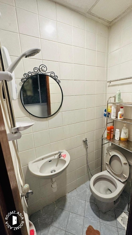 Single room for rent - Pinetree Condominium - Bukit Timah 武吉知馬 - 分租房间 - Homates 新加坡