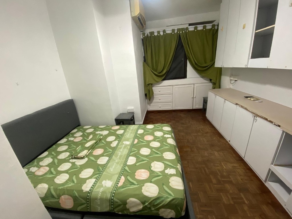 Room For Rent - Bukit Batok, Blk 1P Pine Grove - Bukit Timah 武吉知馬 - 分租房间 - Homates 新加坡