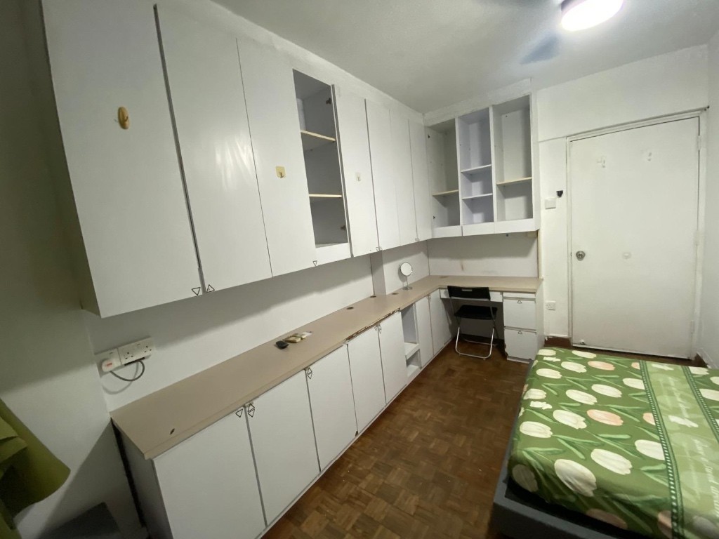 Room For Rent - Bukit Batok, Blk 1P Pine Grove - Bukit Timah 武吉知馬 - 分租房间 - Homates 新加坡
