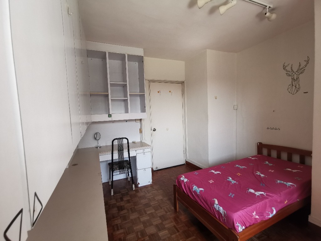 Room For Rent - Bukit Batok, Blk 1P Pine Grove - Bukit Timah 武吉知馬 - 分租房间 - Homates 新加坡