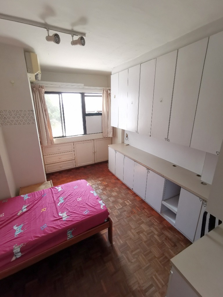 Room For Rent - Bukit Batok, Blk 1P Pine Grove - Bukit Timah 武吉知馬 - 分租房间 - Homates 新加坡
