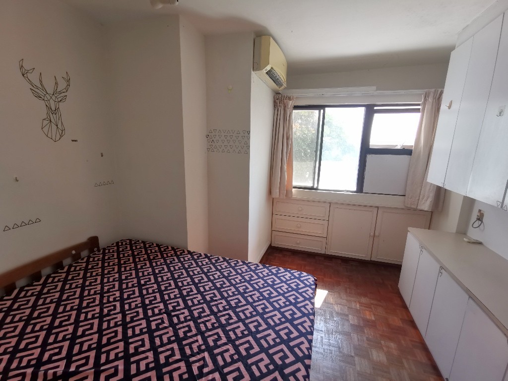 Room For Rent - Bukit Batok, Blk 1P Pine Grove - Bukit Timah 武吉知馬 - 分租房间 - Homates 新加坡