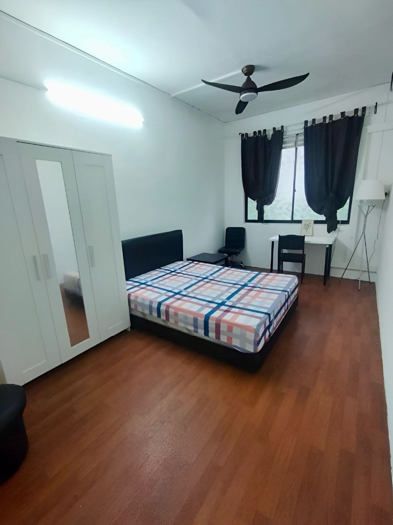 Room for Rent / Tiong Bahru MRT / Common Room / 1 Pax Stay / Available Immediate / RM1 - Tiong Bahru 中嗒魯 - 整個住家 - Homates 新加坡