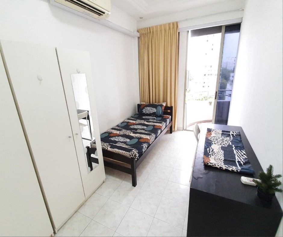 Room for rent / Ritz Mansion/ TOA PAYOH, NOVENA BOON KENG, THOMSON MRT / Common room / Available 13 Dec - Toa Payoh - Flat - Homates Singapore