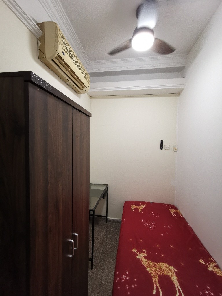 Room for rent / Boon Keng, Bukit Batok, Toa Payoh, Novena MRT/ Common room / 1 pax stay / Available﻿ Jan 03 - Toa Payoh 大巴窑 - 分租房间 - Homates 新加坡