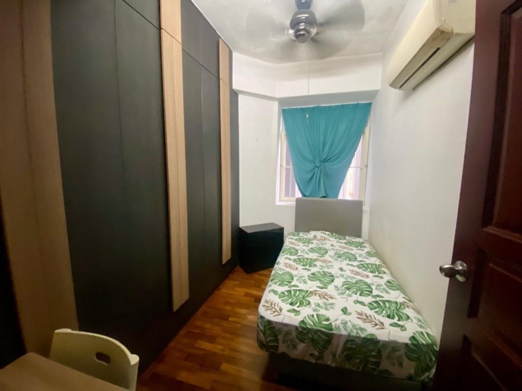 Available 15 Jan - Common bedroom Room/Strictly Single Occupancy/fully furnished room with bed, shared bathroom /wardrobe, air-con / no Owner Stay/No Agent Fee/ light Cooking allowed - Dhoby Ghaut 多美歌 - Homates 新加坡