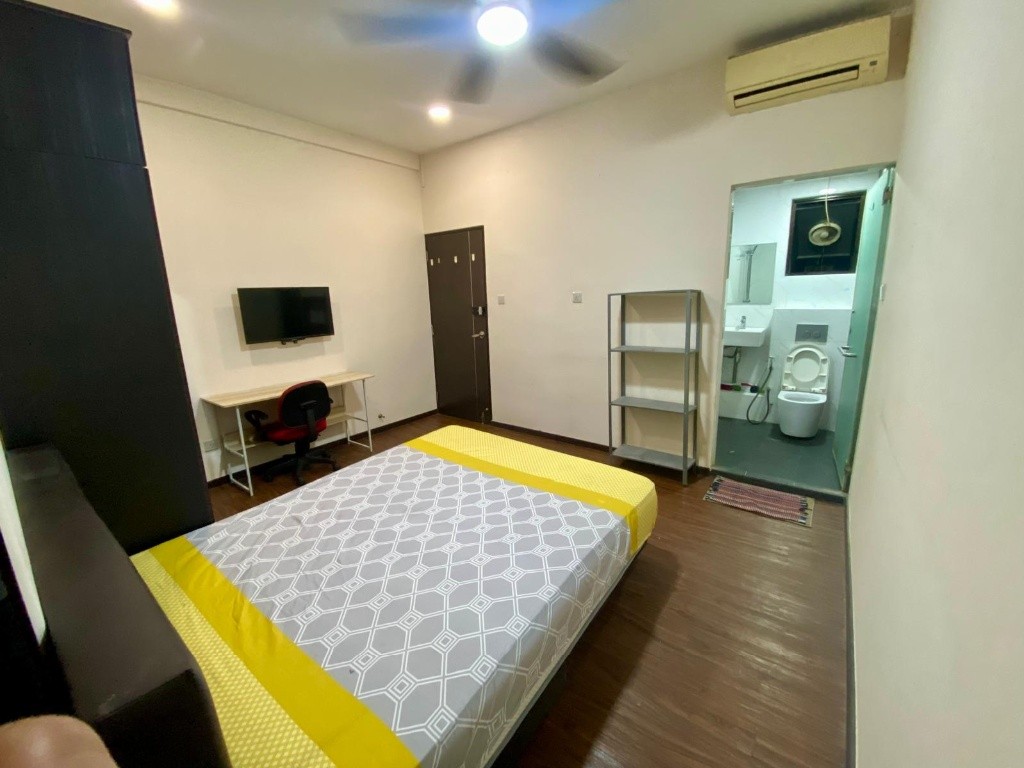Room for rent / Toa Payoh, Novena, Newton, Little India MRT / Master room / 1-2 pax stay / Available﻿ Jan 17 - Toa Payoh - Flat - Homates Singapore