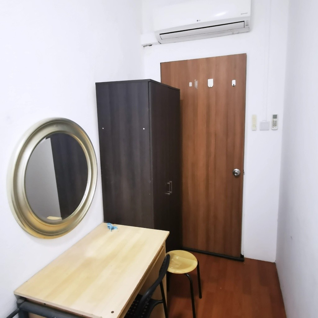Available﻿ March 8 - Common Room/Include Utilities/Wifi/Aircon/No Agent Fee/Light Cooking Allowed/Washing Machine - Queenstown - Bedroom - Homates Singapore