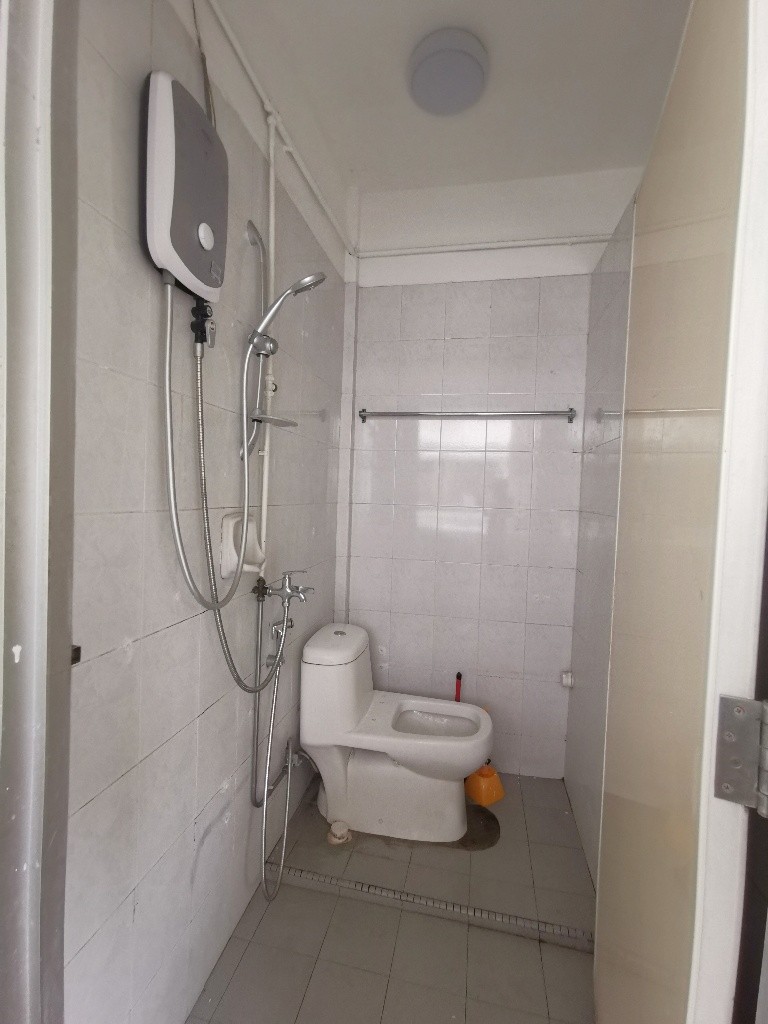 Available﻿ 22 April - Common Room/Include Utilities/Wifi/Aircon/No Agent Fee/Light Cooking Allowed/Washing Machine - Toa Payoh 大巴窯 - 分租房間 - Homates 新加坡
