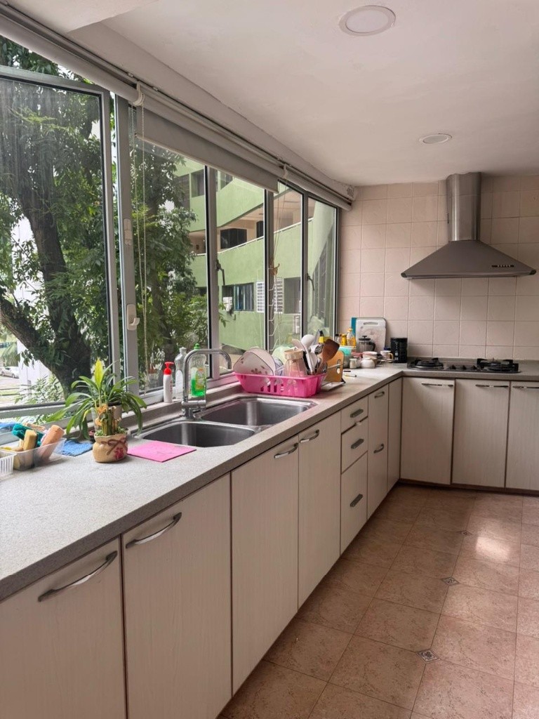 Available﻿ Immediate- Common Room/Include Utilities/Wifi/Aircon/No Agent Fee/Light Cooking Allowed/Washing Machine - Clementi 金文泰 - 分租房间 - Homates 新加坡